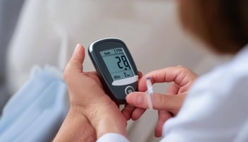 patient-taking-blood-sugar-reading-with-glucometer